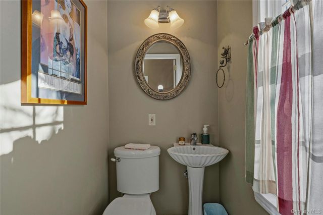 13 Walnut Street, Glen Head, NY 11545