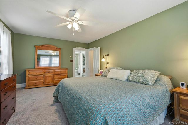 13 Walnut Street, Glen Head, NY 11545