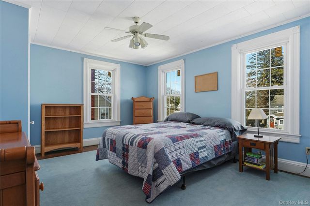 13 Walnut Street, Glen Head, NY 11545