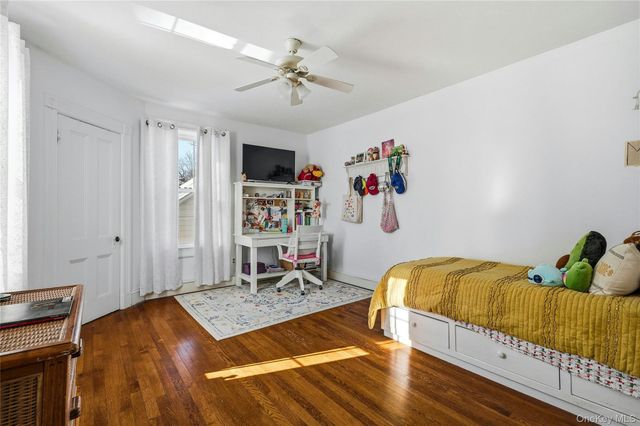 13 Walnut Street, Glen Head, NY 11545