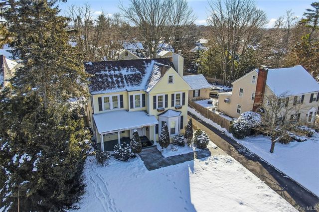 13 Walnut Street, Glen Head, NY 11545