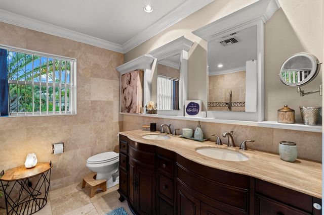 18989 SE Hillcrest Drive, Tequesta, FL 33469