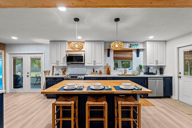 18989 SE Hillcrest Drive, Tequesta, FL 33469