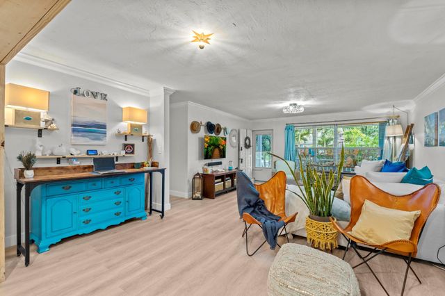 18989 SE Hillcrest Drive, Tequesta, FL 33469