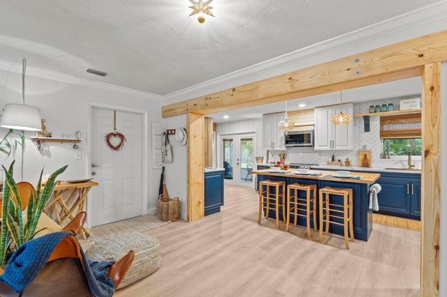 18989 SE Hillcrest Drive, Tequesta, FL 33469