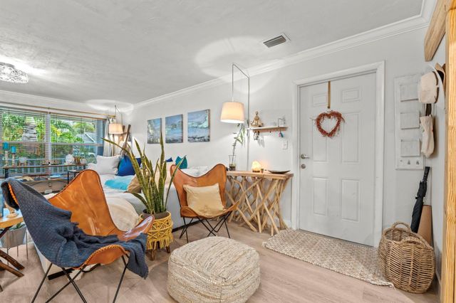 18989 SE Hillcrest Drive, Tequesta, FL 33469