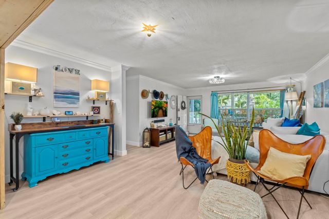 18989 SE Hillcrest Drive, Tequesta, FL 33469