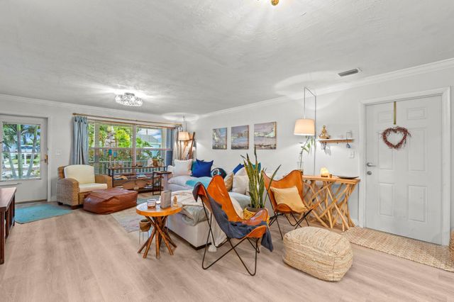 18989 SE Hillcrest Drive, Tequesta, FL 33469