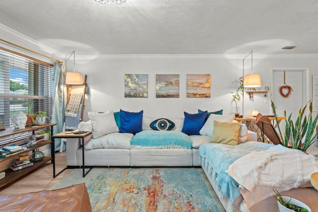 18989 SE Hillcrest Drive, Tequesta, FL 33469