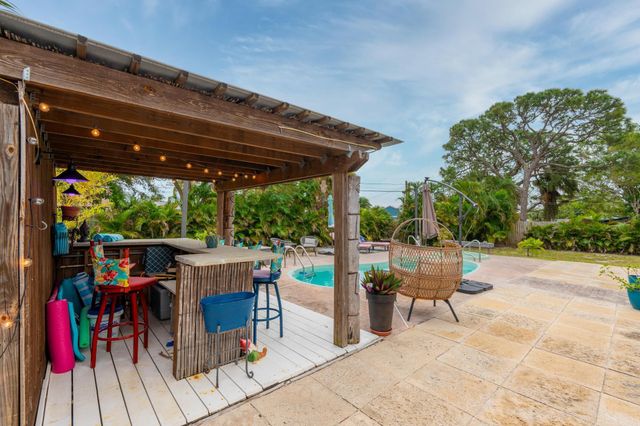 18989 SE Hillcrest Drive, Tequesta, FL 33469