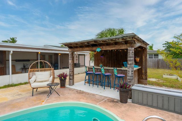 18989 SE Hillcrest Drive, Tequesta, FL 33469