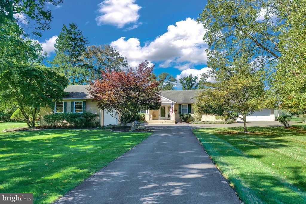 831 PLYMOUTH RD, AMBLER, PA 19002 — exterior