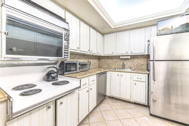 6039 Collins Ave 833, Miami Beach, FL 33140