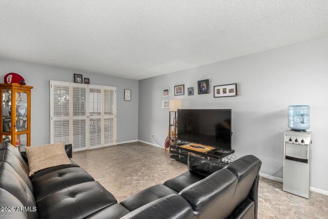 2925 W LAMAR Road, Phoenix, AZ 85017