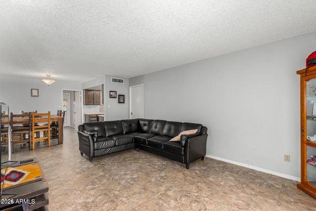 2925 W LAMAR Road, Phoenix, AZ 85017