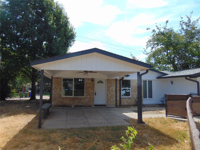 704 La Fonda Circle, Seagoville, TX 75159