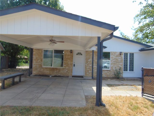 704 La Fonda Circle, Seagoville, TX 75159