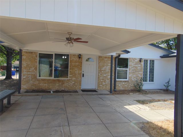 704 La Fonda Circle, Seagoville, TX 75159