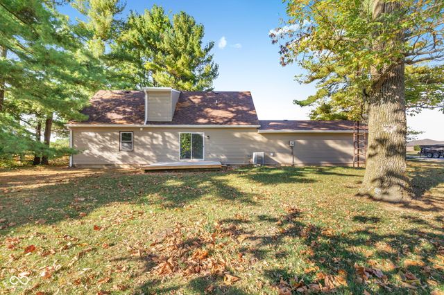 887 E 300 S, Tipton, IN 46072