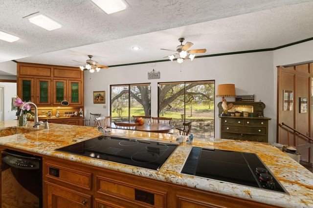 2009 Fm 950, Eagle Lake, TX 77434