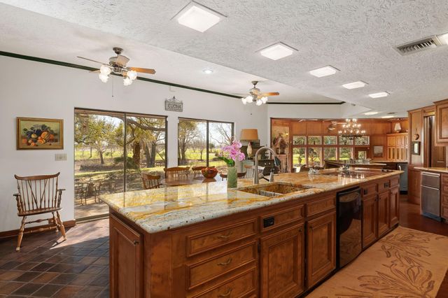 2009 Fm 950, Eagle Lake, TX 77434