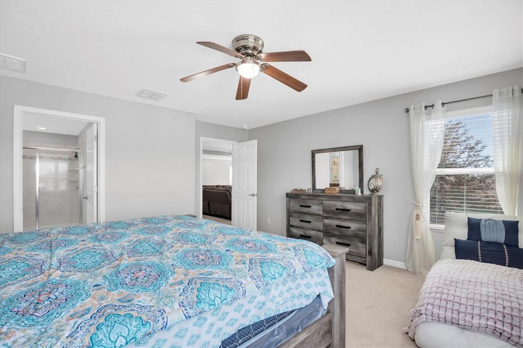 Image 12 of property listing at 3833 VILLAMORE LANE, Odessa, FL 33556