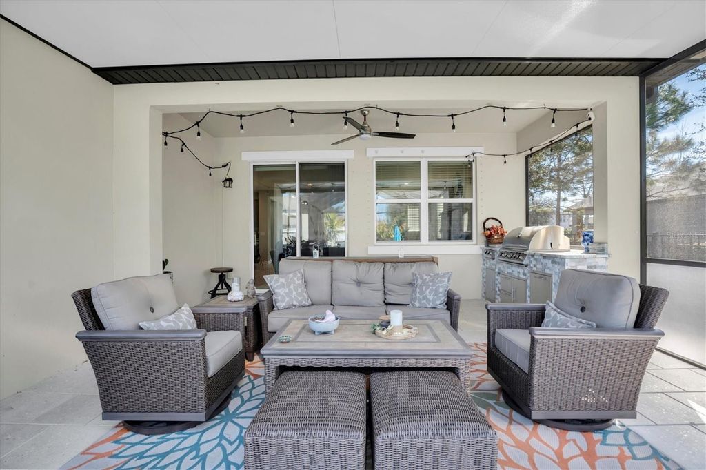 Image 19 of property listing at 3833 VILLAMORE LANE, Odessa, FL 33556