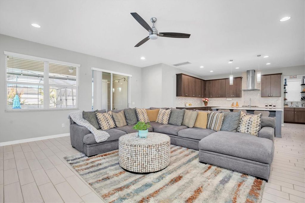 Image 22 of property listing at 3833 VILLAMORE LANE, Odessa, FL 33556