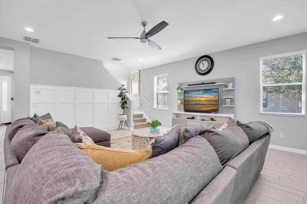 Image 23 of property listing at 3833 VILLAMORE LANE, Odessa, FL 33556