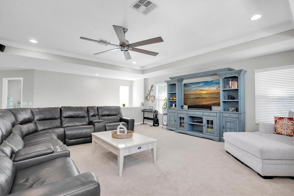 Image 24 of property listing at 3833 VILLAMORE LANE, Odessa, FL 33556