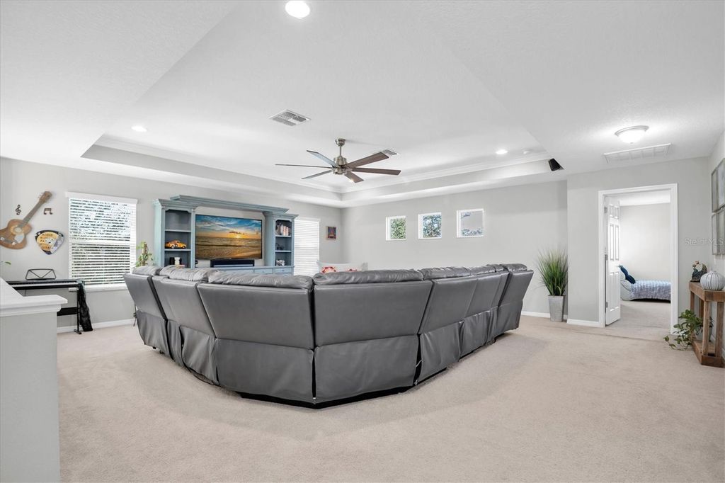 Image 27 of property listing at 3833 VILLAMORE LANE, Odessa, FL 33556