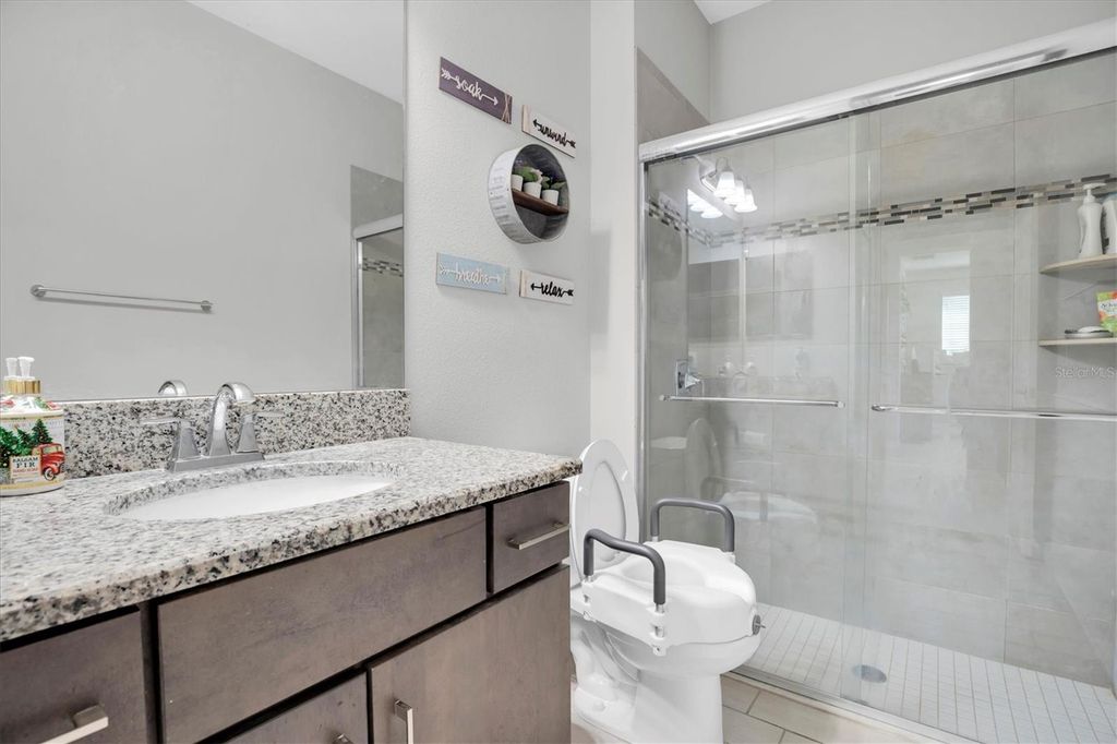 Image 30 of property listing at 3833 VILLAMORE LANE, Odessa, FL 33556