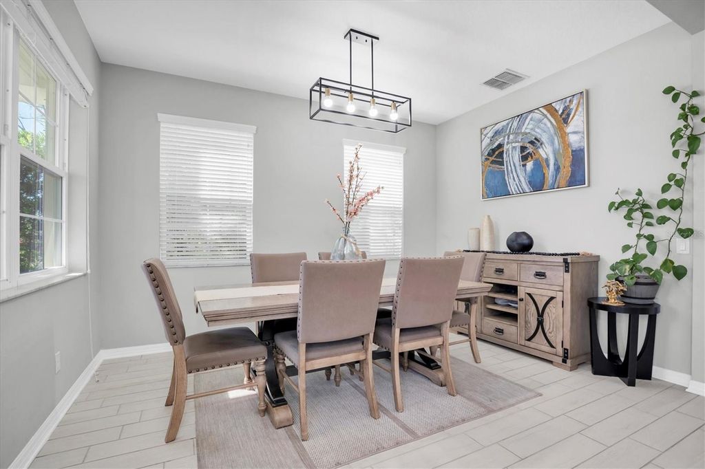 Image 31 of property listing at 3833 VILLAMORE LANE, Odessa, FL 33556