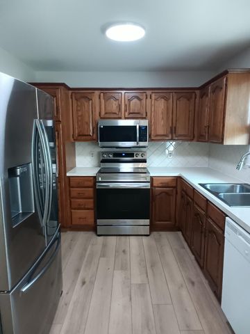 2782 W Swan Street, Springfield, MO 65807