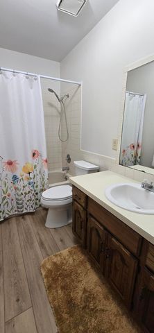 2782 W Swan Street, Springfield, MO 65807