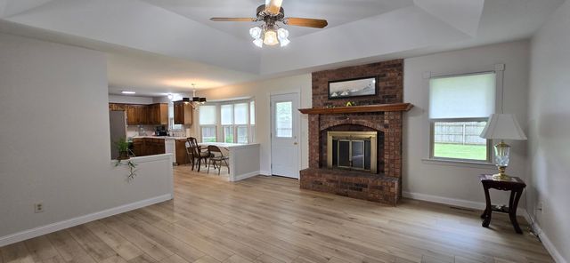 2782 W Swan Street, Springfield, MO 65807