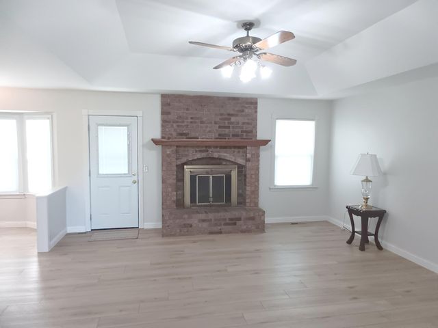 2782 W Swan Street, Springfield, MO 65807