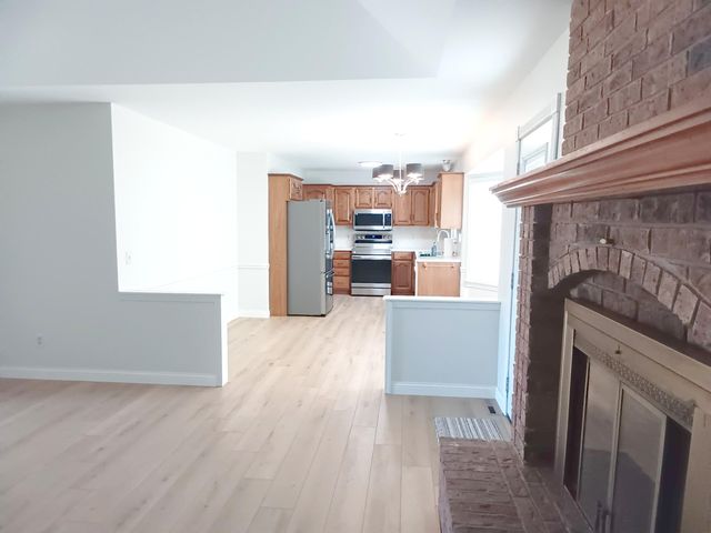 2782 W Swan Street, Springfield, MO 65807