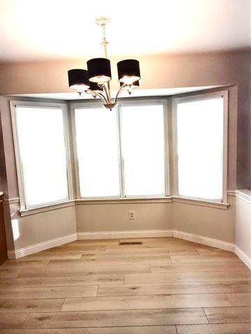 2782 W Swan Street, Springfield, MO 65807