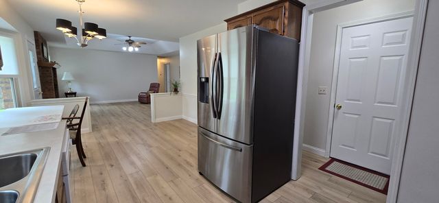 2782 W Swan Street, Springfield, MO 65807