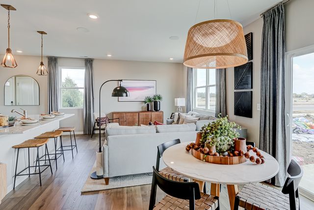 306 Kingsport Drive, South Elgin, IL 60177