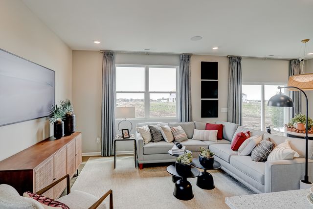 306 Kingsport Drive, South Elgin, IL 60177