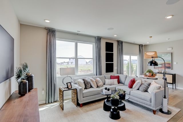 306 Kingsport Drive, South Elgin, IL 60177