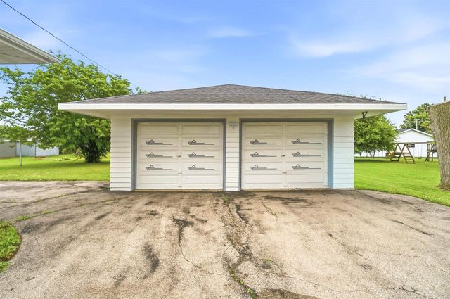 418 LIMA STREET, New London, WI 54961