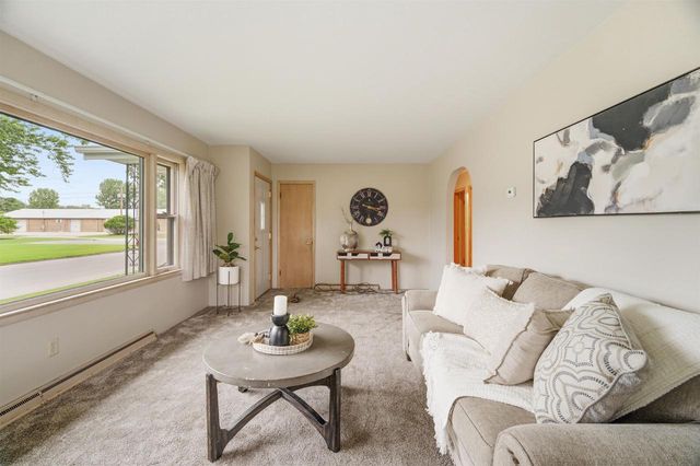 418 LIMA STREET, New London, WI 54961