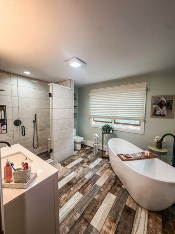 37 Rhode Island Ave, Dartmouth, MA 02747
