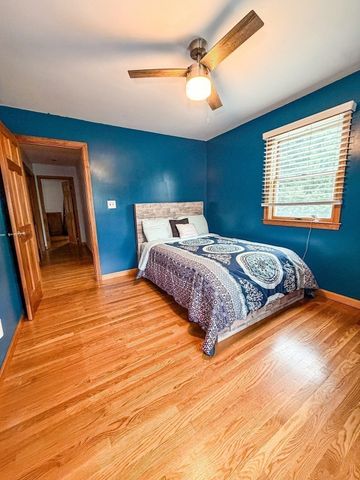 37 Rhode Island Ave, Dartmouth, MA 02747