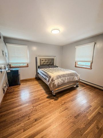 37 Rhode Island Ave, Dartmouth, MA 02747