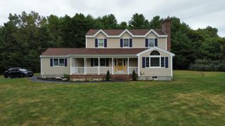 37 Rhode Island Ave, Dartmouth, MA 02747