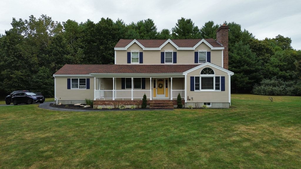 37 Rhode Island Ave, Dartmouth, MA 02747
